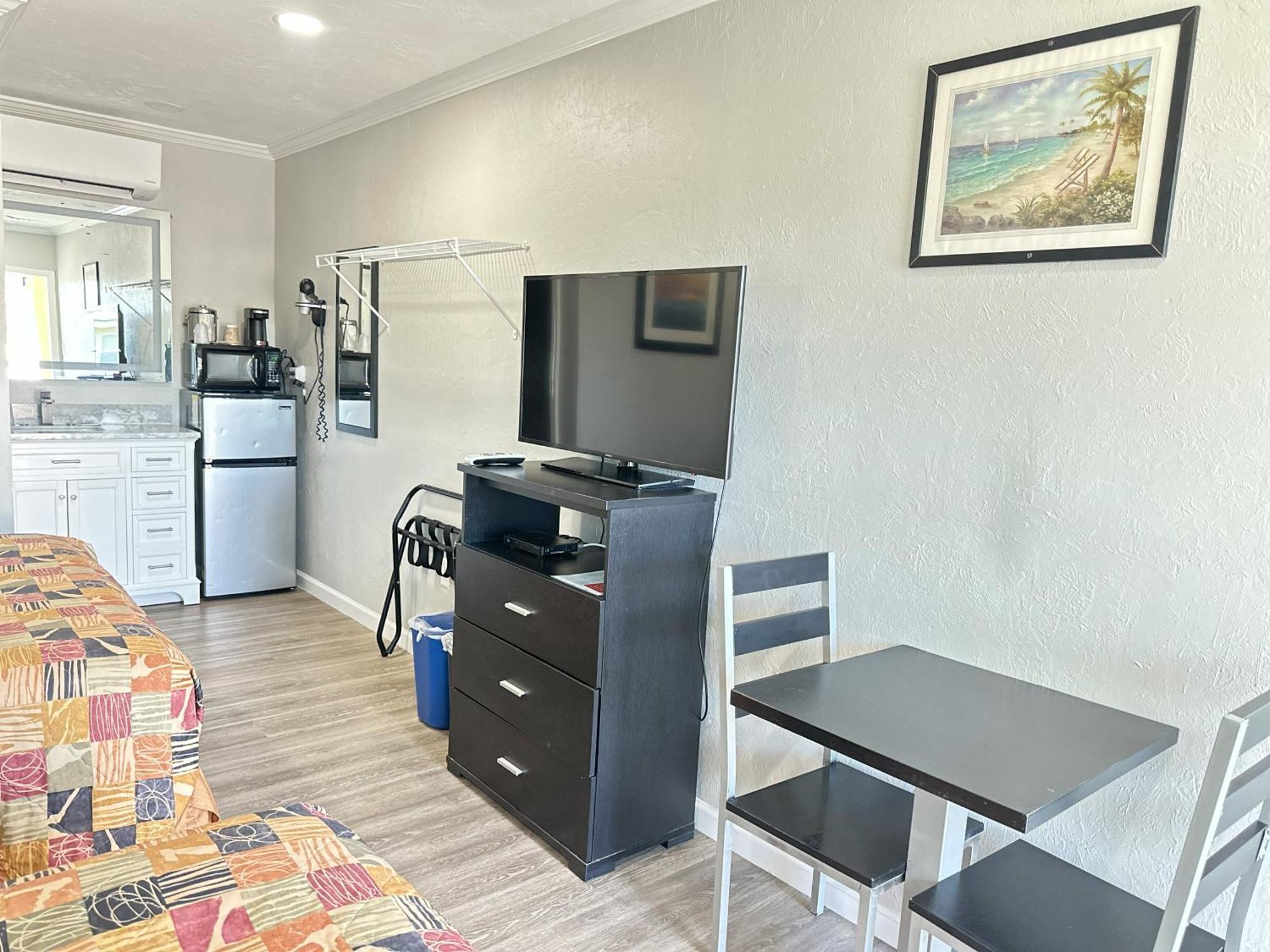 Sunshine Inn & Suites Venice, Florida Venice Gardens Eksteriør bilde