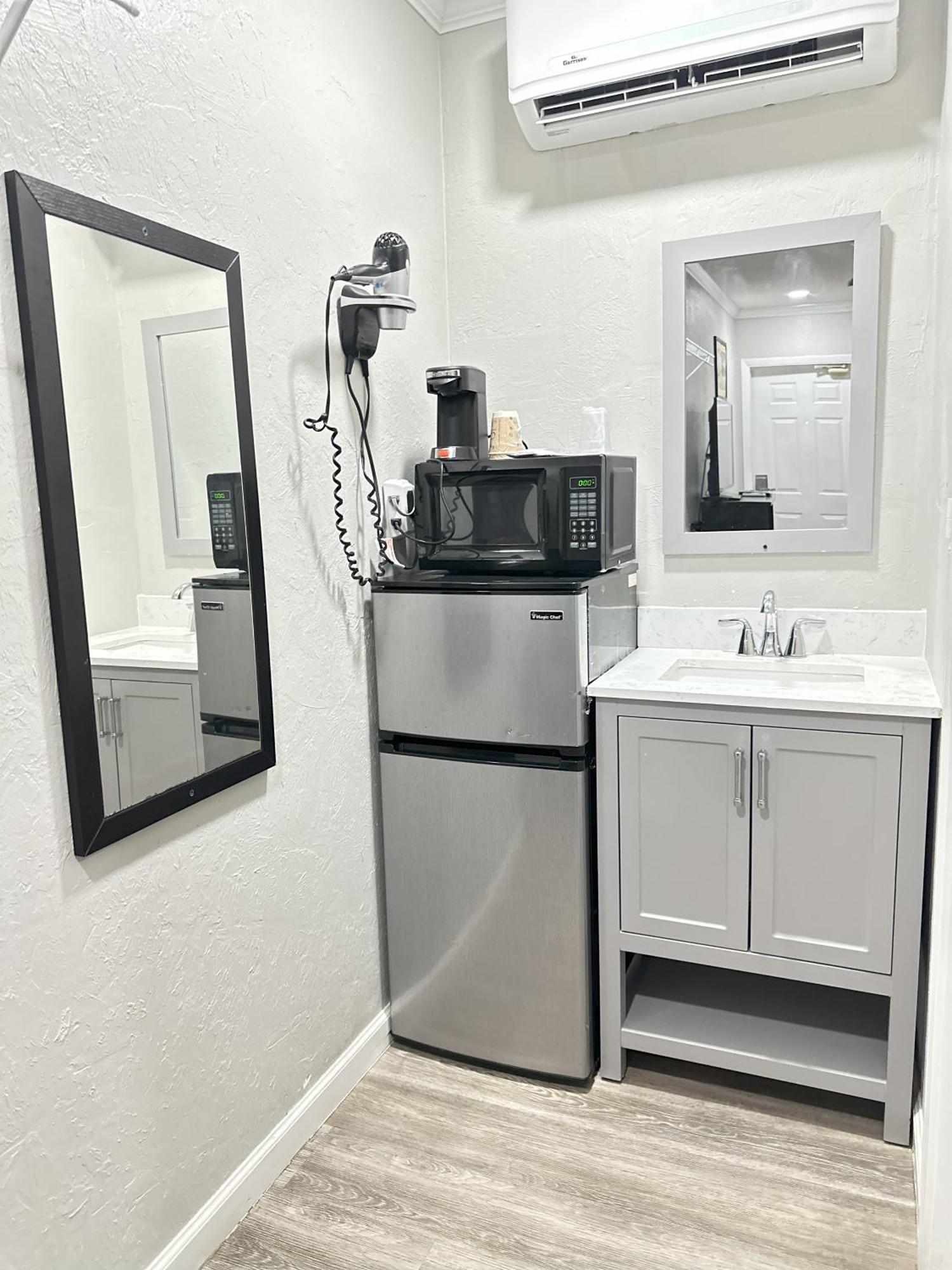 Sunshine Inn & Suites Venice, Florida Venice Gardens Eksteriør bilde