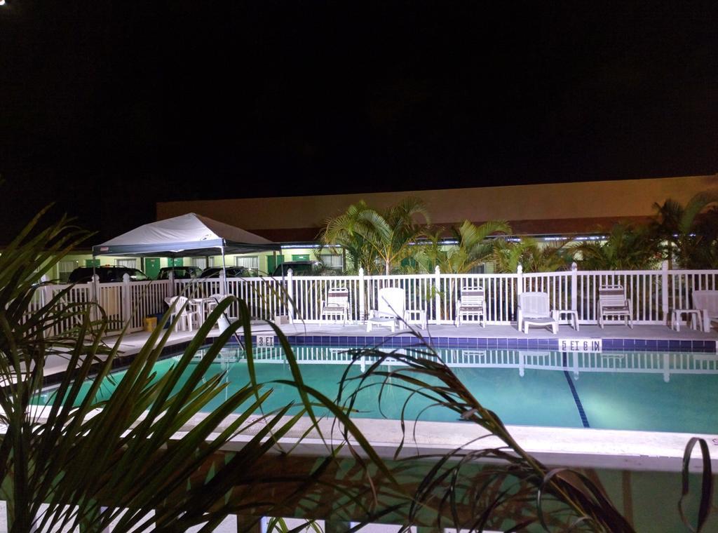 Sunshine Inn & Suites Venice, Florida Venice Gardens Eksteriør bilde